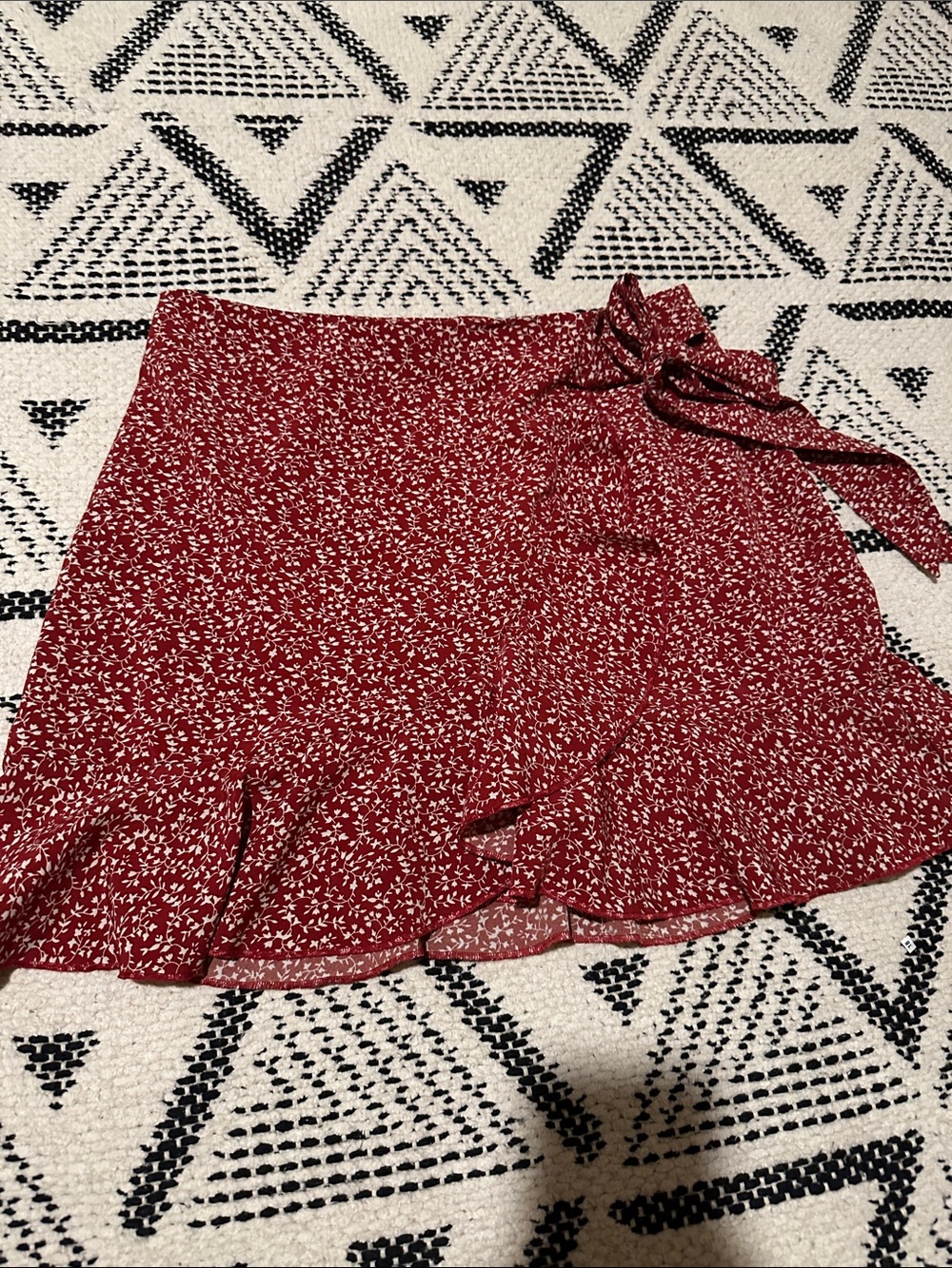 SHEIN Red Floral Tie-Waist Ruffle Skirt